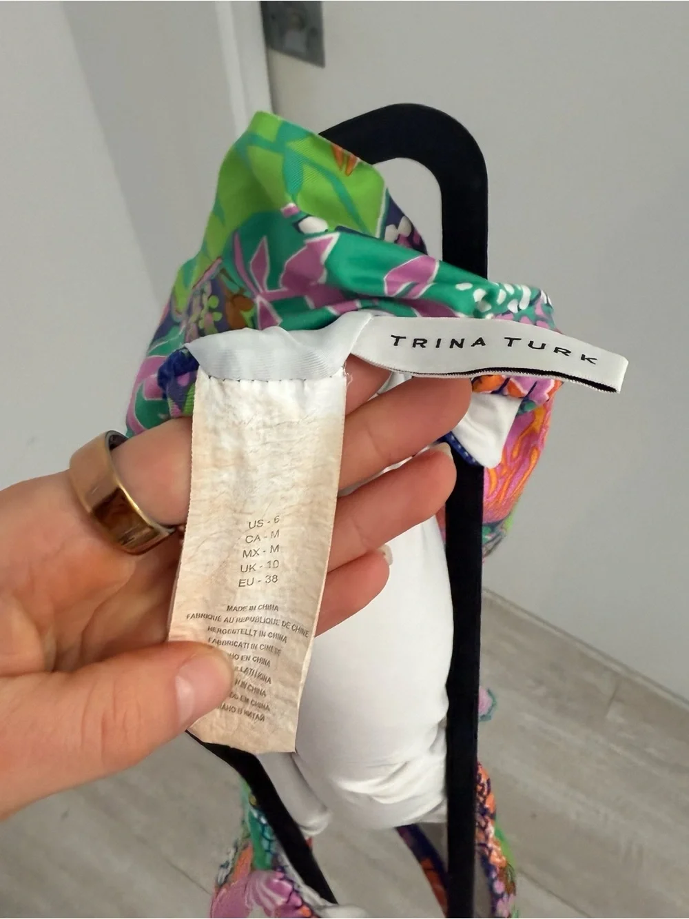 Trina Turk Tropic Escape Off the Shoulder Bikini Top Sz 6 Summer Floral